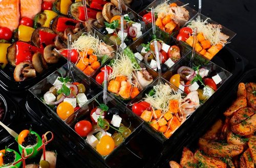 Закуски с доставкой в Москве: фуршетные боксы для вечеринок дома и корпоратива в офисе