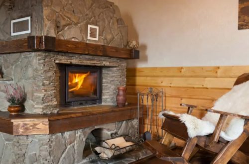 Будиночок з каміном