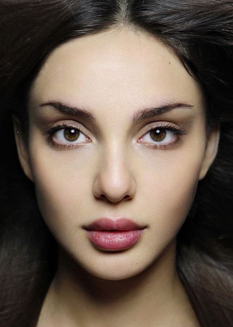 Миндалевидные глаза фото у женщин без макияжа